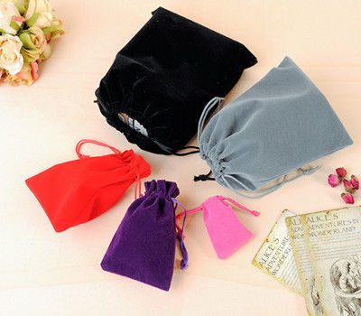 Eco 우호적 폴리에스테르 졸라매는 끈 스포츠는 선물 보석을 위한 작은 벨벳 같은 가방을 자루에 넣습니다